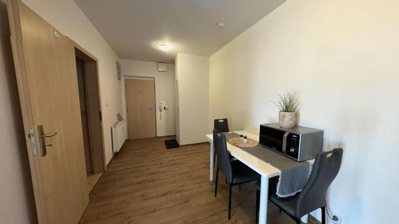 2 Room Apartment - V Blizkosti Nizkych Tatier 406, Apartmany Liptov Liptovský Mikuláš Buitenkant foto